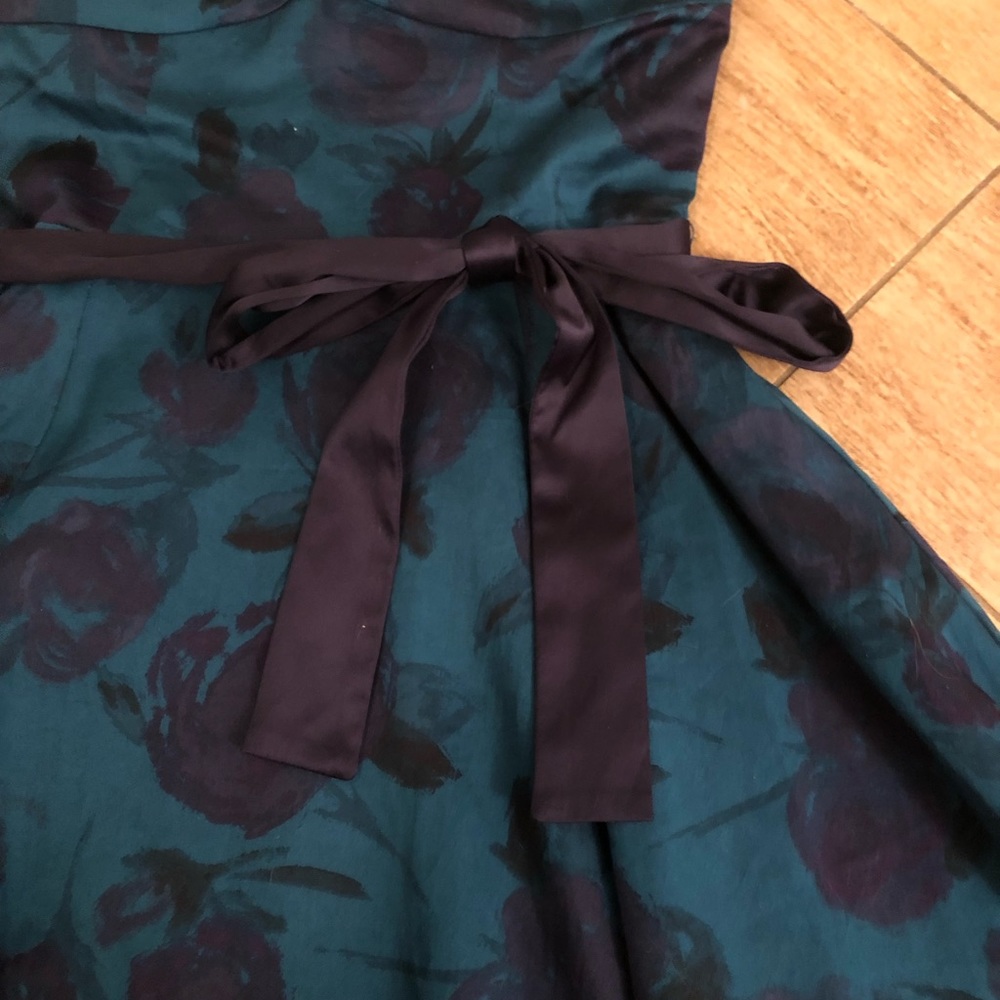 H&M Dress - Picture 3 of 8